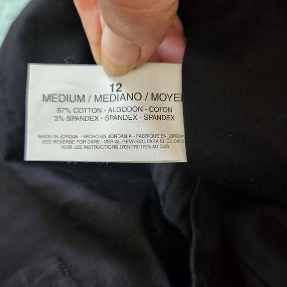 Gloria Vanderbilt Black 12 Cargo Capri Pants - Picture 11 of 14